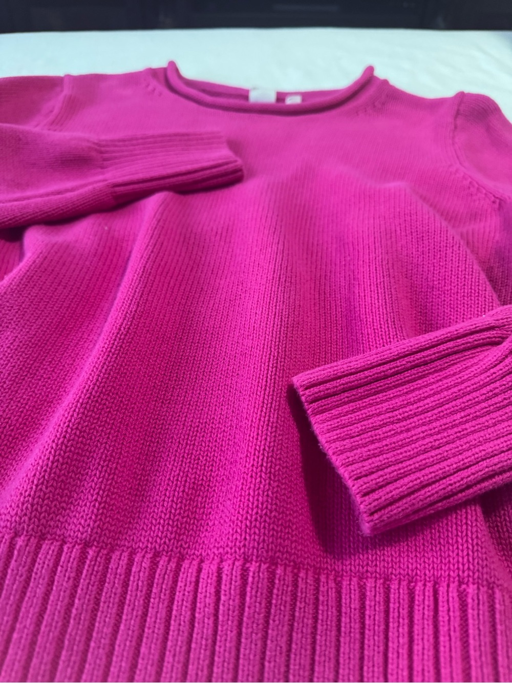 GAP Women's Crewneck Sweater in Fuchsia - Picture 4 of 5